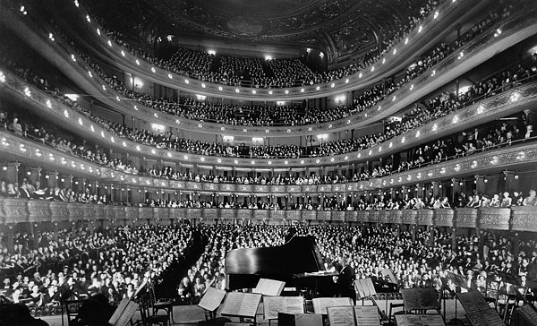 Opera audience 2022